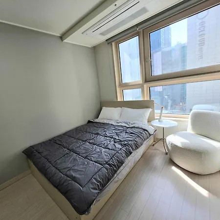 The House Of Gangnam 06 1 Minute From Shin Nonhyeon Station Aparthotel